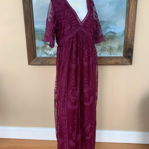 NWT Maroon Lace Overlay Maxi Dress | Flutter Sleeve V-Neck Full Length Gown - Picture 3 of 10